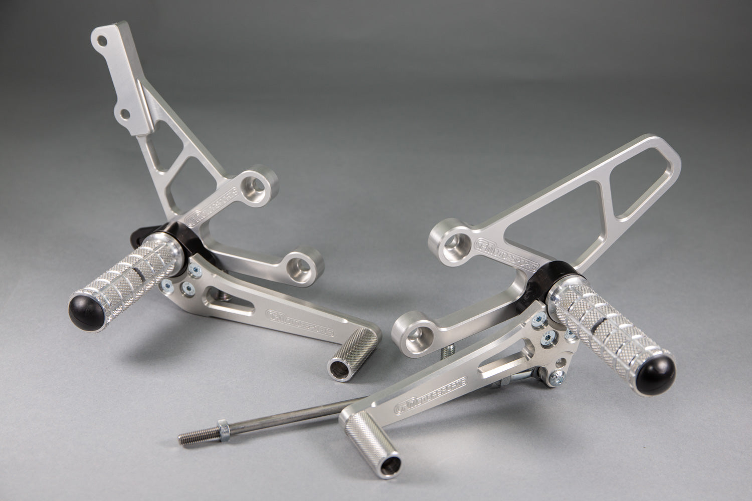Woodcraft 1996-00 Suzuki GSX-R600/750/, 1999-02 SV650/650S Complete Rearset