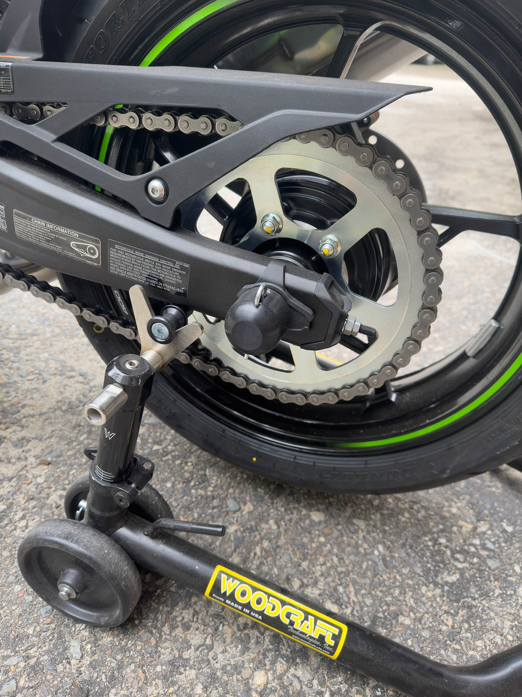 Woodcraft Rear Axle Sliders - Kawasaki Ninja 400/500, Z400, ZX-4RR