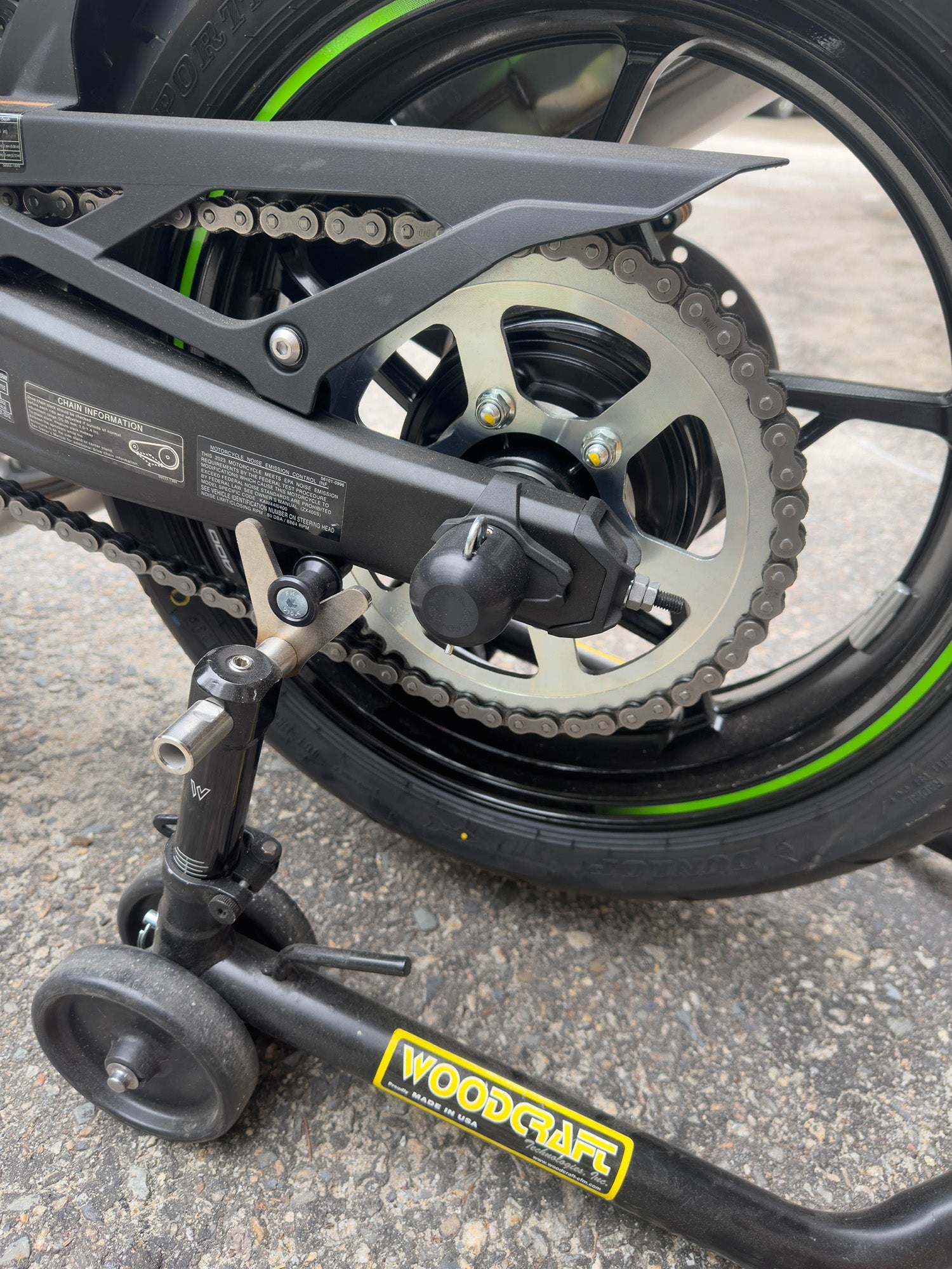 Woodcraft Rear Axle Sliders - Kawasaki Ninja 400/500, Z400, ZX-4RR