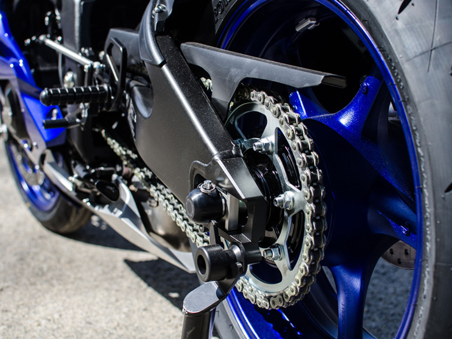 Woodcraft Rear Axle Sliders - Yamaha YZF-R6 (2003-2018), R6S (2006-2009), FZ1 (2006-2015), R9, MT-09, Honda CBR1000RR