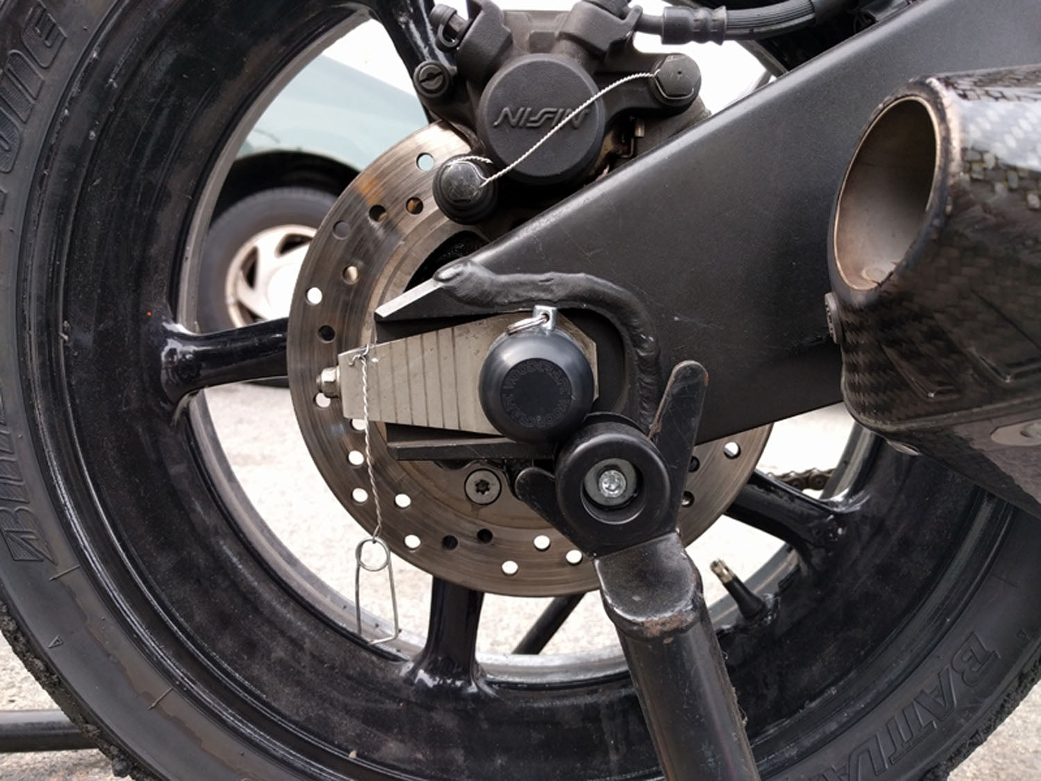Woodcraft Rear Axle Sliders - Yamaha YZF-R6 (2003-2018), R6S (2006-2009), FZ1 (2006-2015), R9, MT-09, Honda CBR1000RR