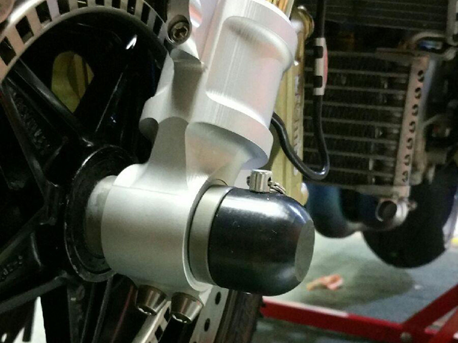 Woodcraft Front Axle Sliders - BMW S1000RR (2009-2018), S1000R (2014-2018)