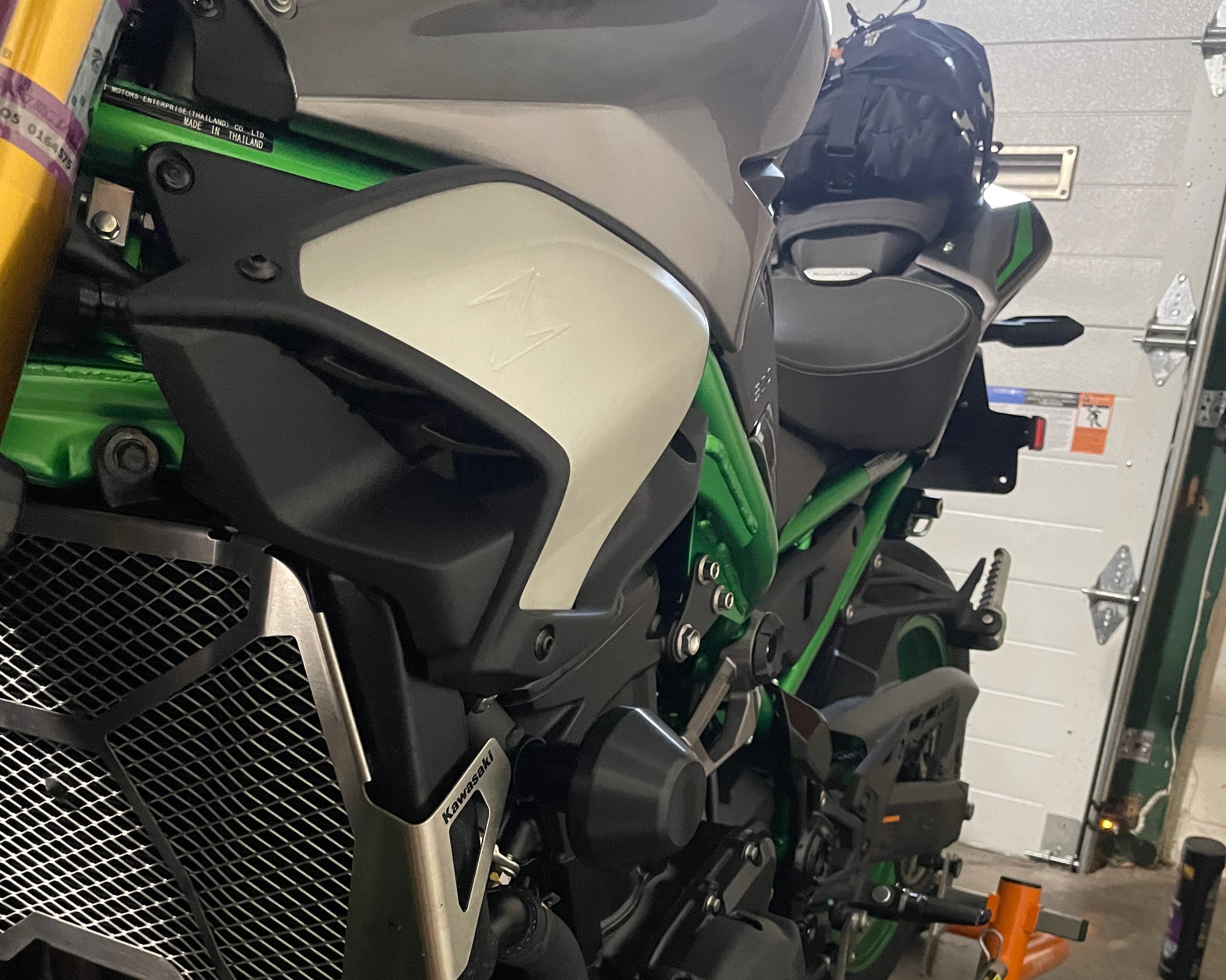Woodcraft Kawasaki Z900 Frame Slider Kit (Includes 50-1599 pucks)