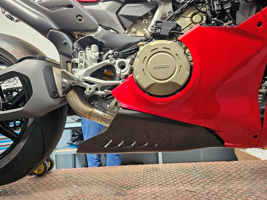 Fullsix Carbon Belly Pan - Panigale V4 2025 - Ducati Panigale V4